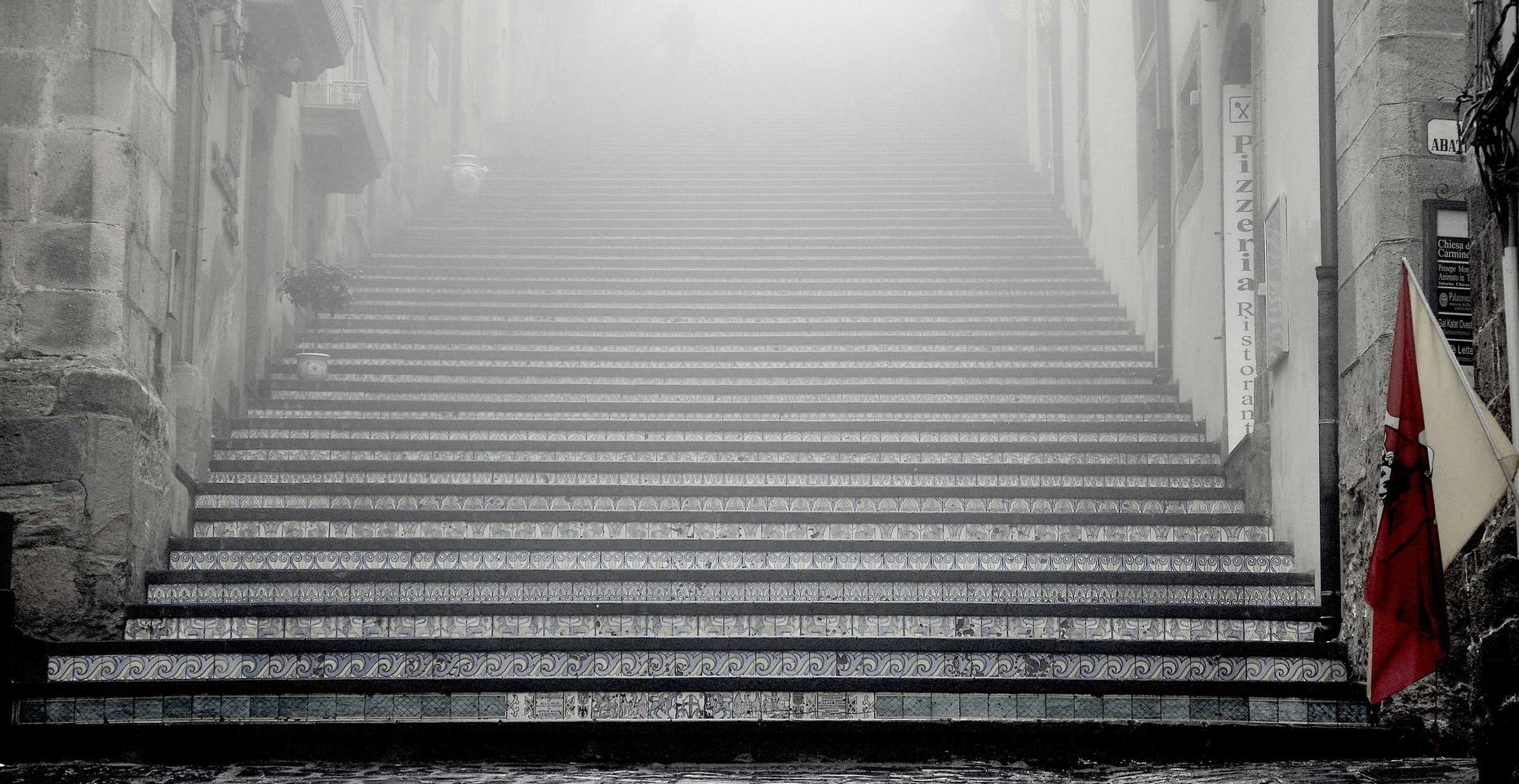 微信实名账号：灰熊直播app如何详情下载教程