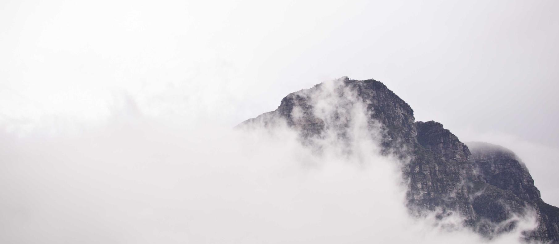 月光雕刻师：暗黑行者：得物购买如何选寄存平台